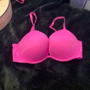 Victoria’s Secret Pink super push up bra never worn